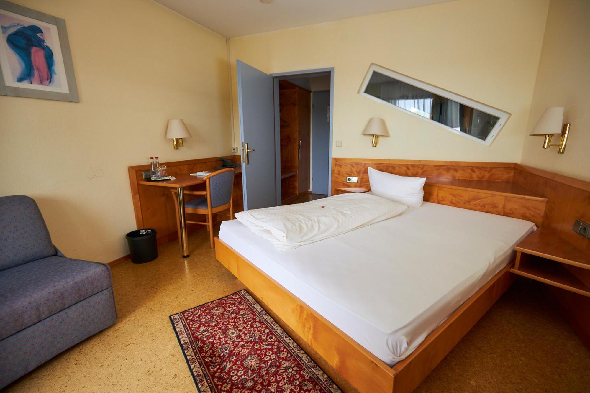Flair Hotel Landgasthof Roger Лёвенштайн Экстерьер фото