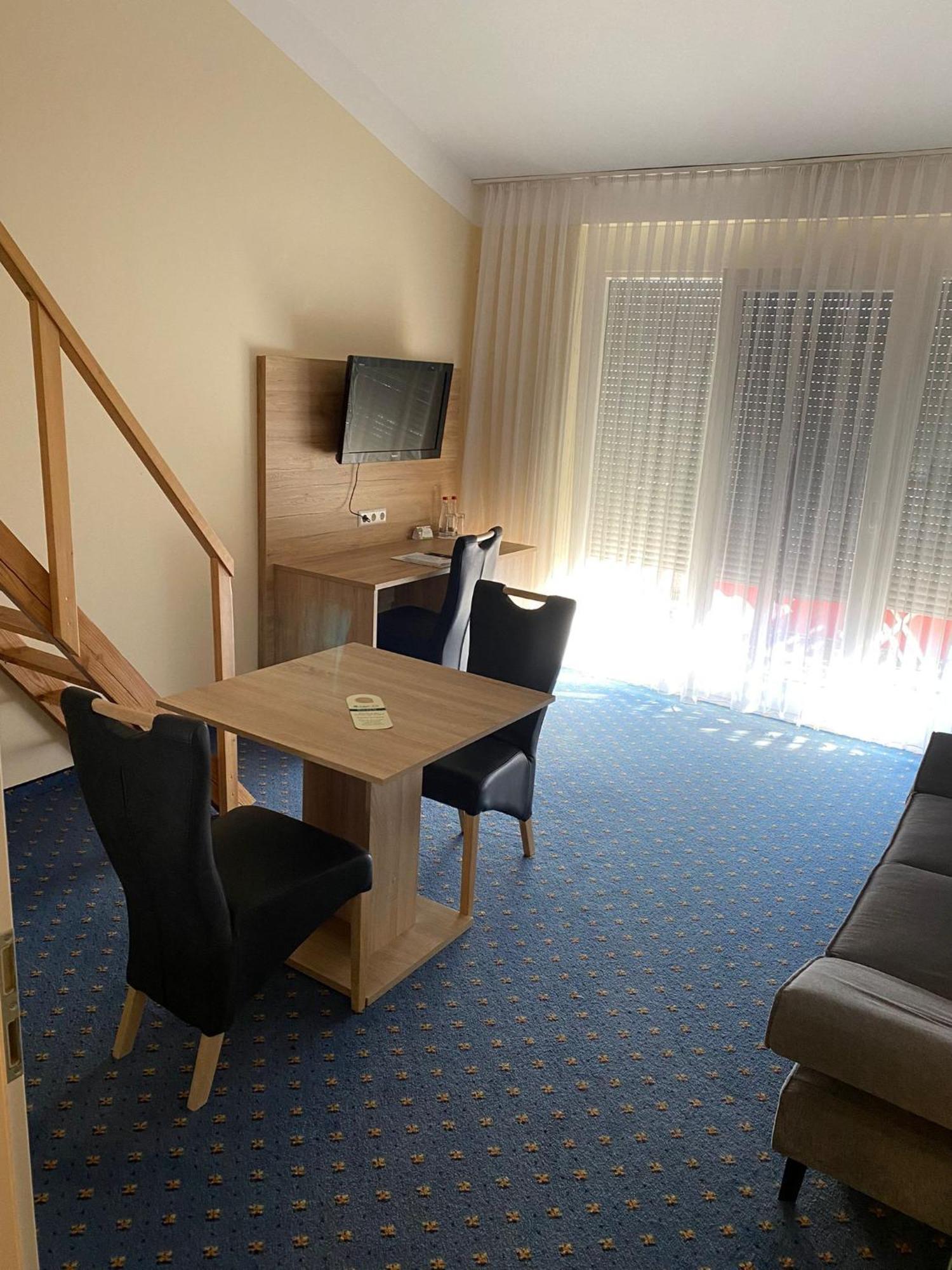 Flair Hotel Landgasthof Roger Лёвенштайн Экстерьер фото