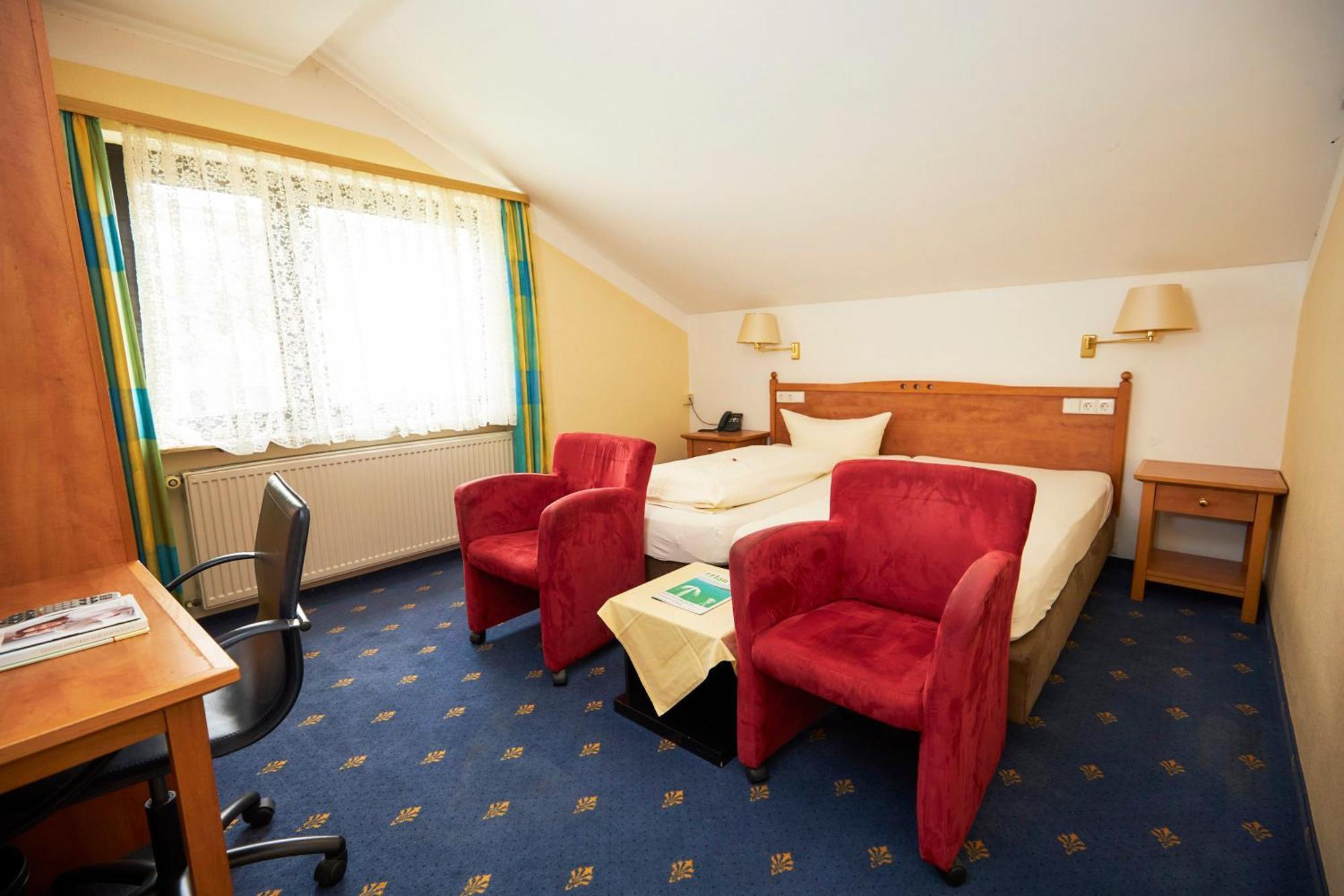 Flair Hotel Landgasthof Roger Лёвенштайн Экстерьер фото